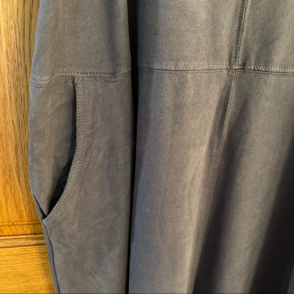 Super comfy White Crow tank top tunic. Size Medium - Picture 2 of 7